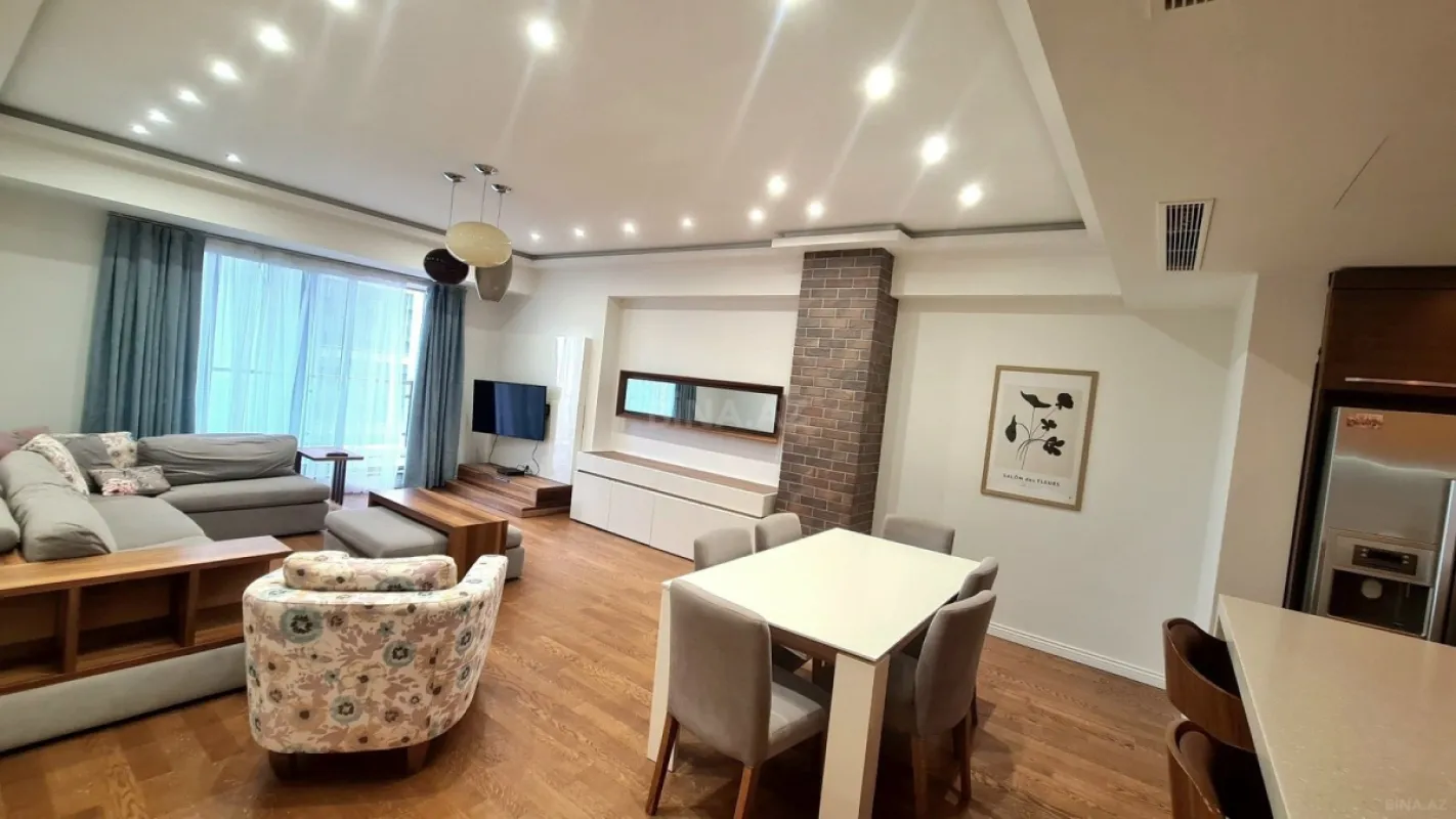 Kirayə verilir 4 otaqlı mənzil 167 m²