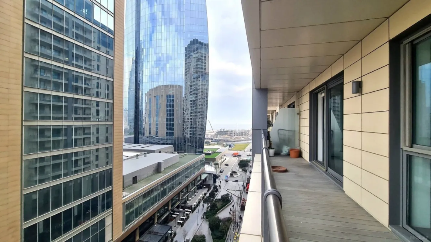 Kirayə verilir 4 otaqlı mənzil 167 m²