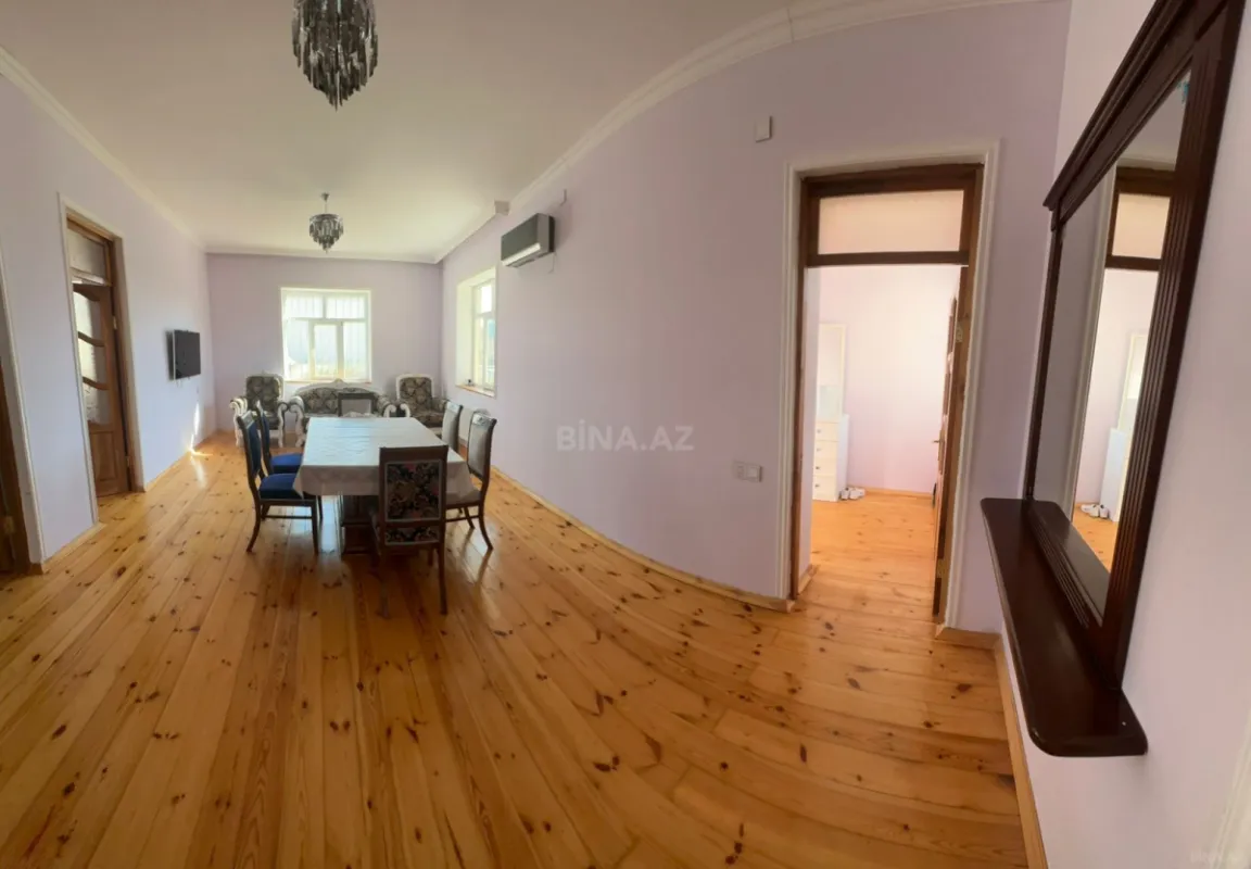 Satılır 9 otaqlı həyət evi 250 m²