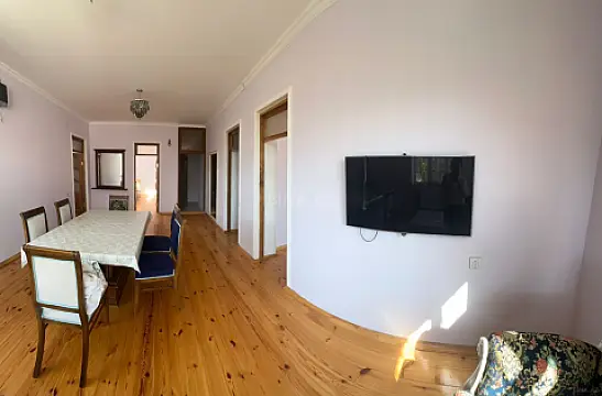 Satılır 9 otaqlı həyət evi 250 m²