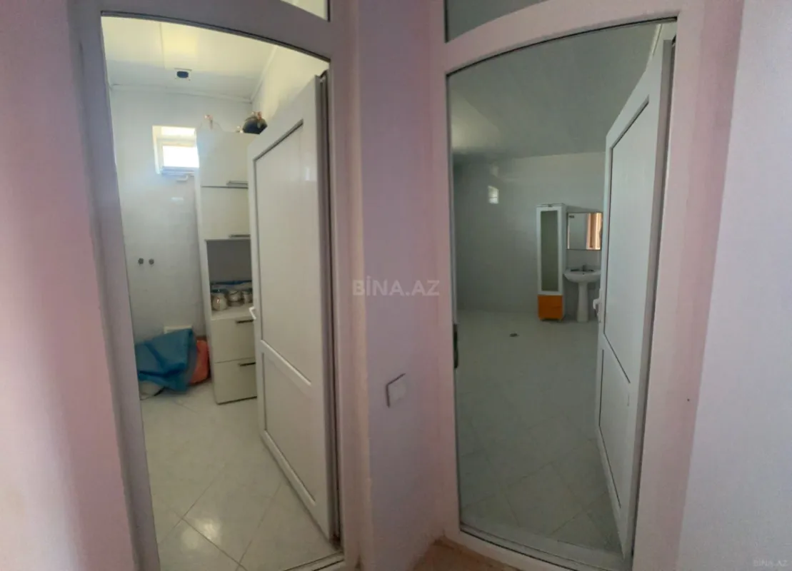 Satılır 9 otaqlı həyət evi 250 m²