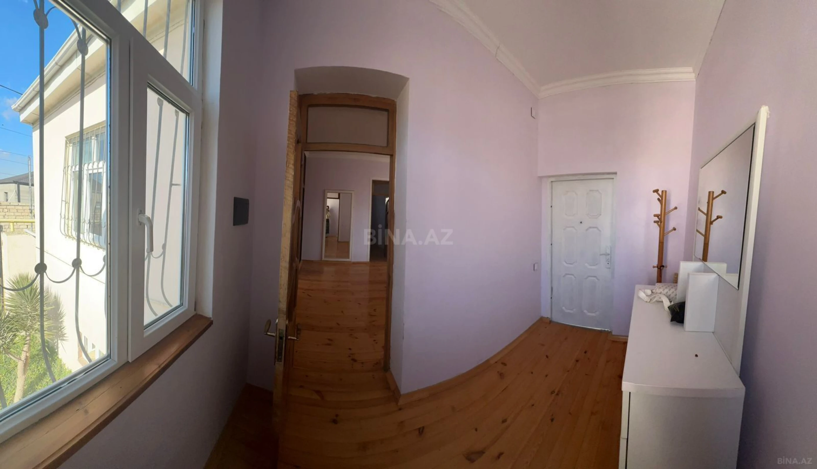 Satılır 9 otaqlı həyət evi 250 m²