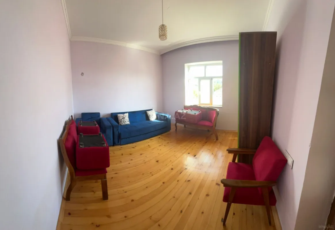 Satılır 9 otaqlı həyət evi 250 m²