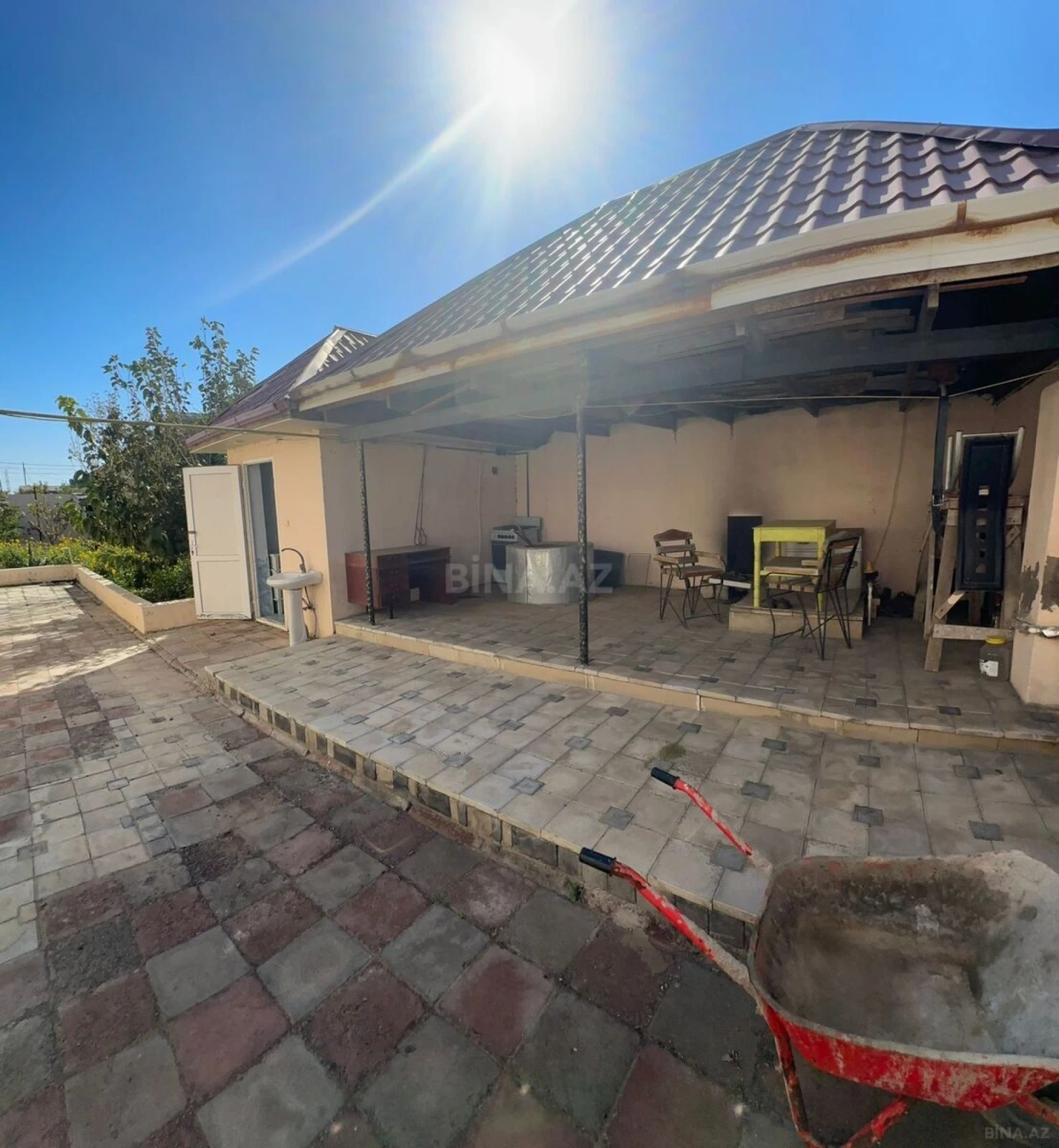 Satılır 9 otaqlı həyət evi 250 m²