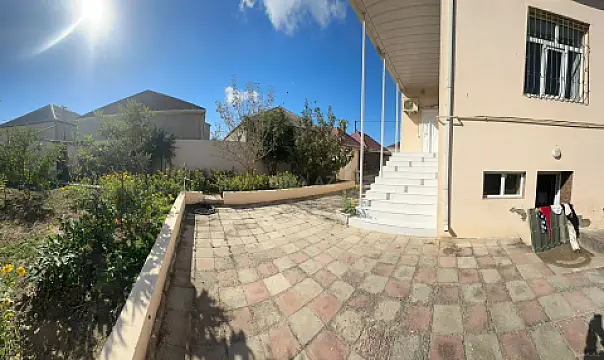 Satılır 9 otaqlı həyət evi 250 m²