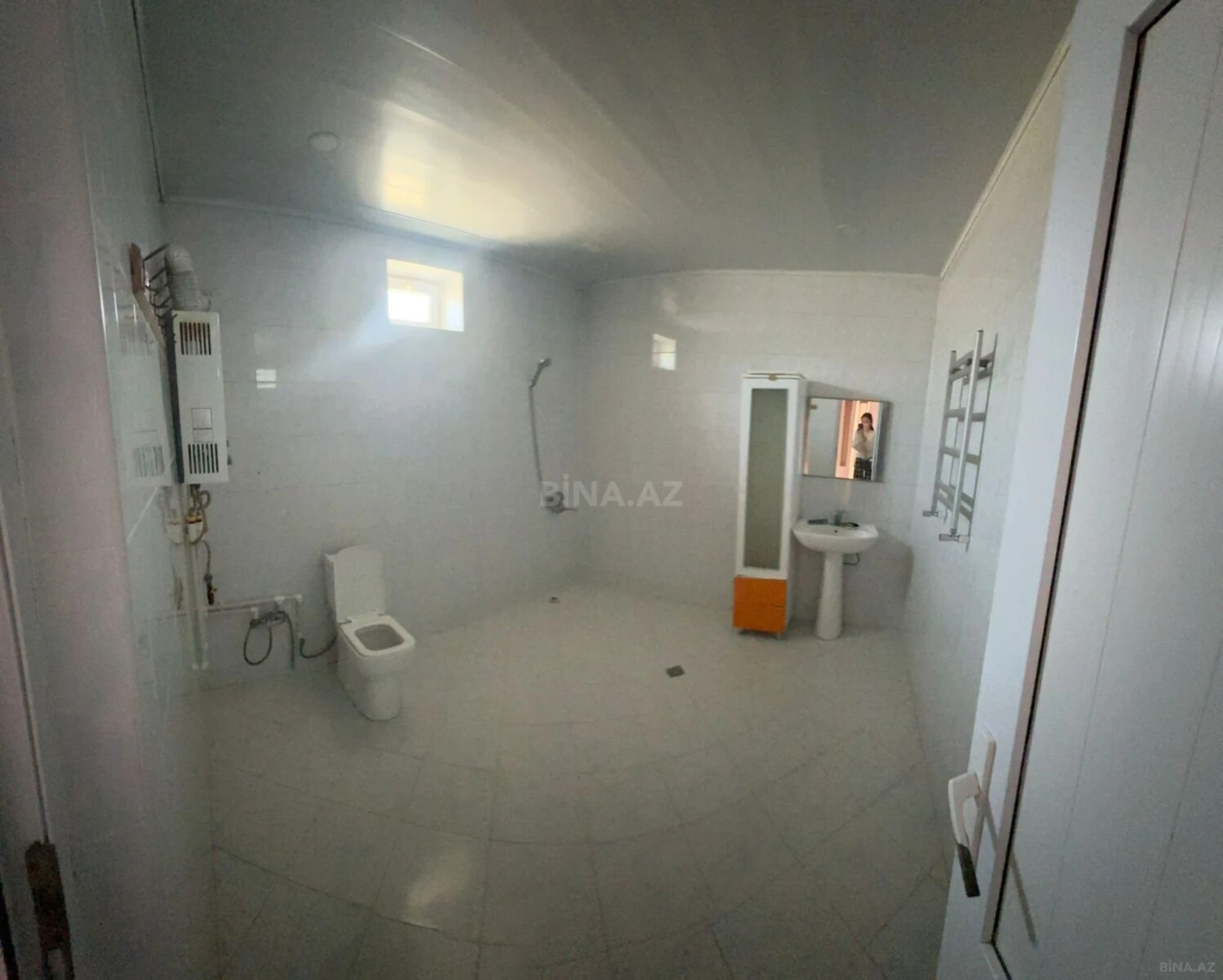Satılır 9 otaqlı həyət evi 250 m²