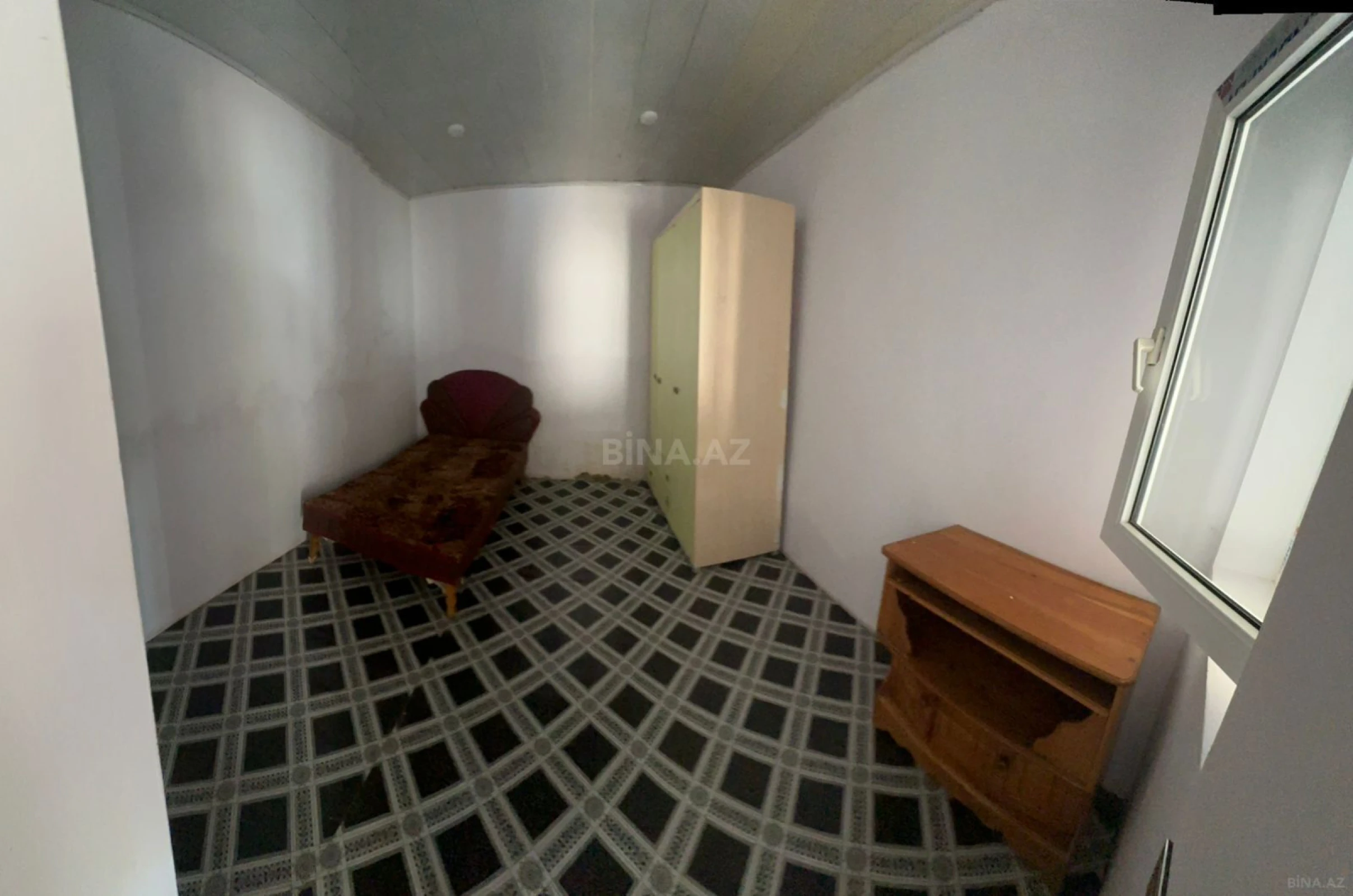 Satılır 9 otaqlı həyət evi 250 m²