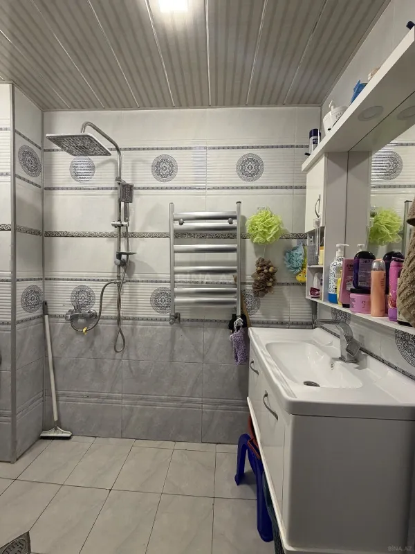 Satılır 4 otaqlı mənzil 83 m²