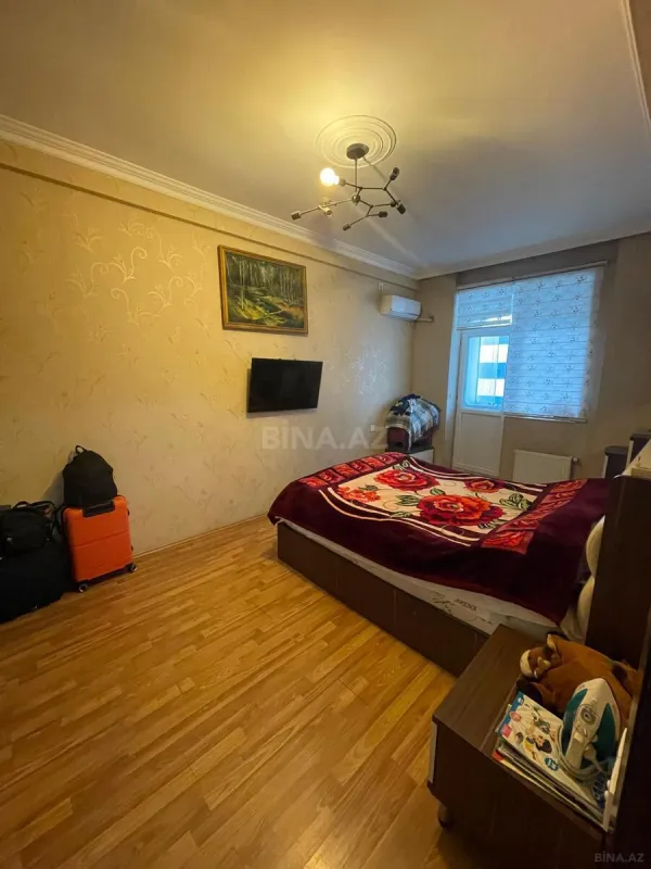 Satılır 2 otaqlı mənzil 82 m²