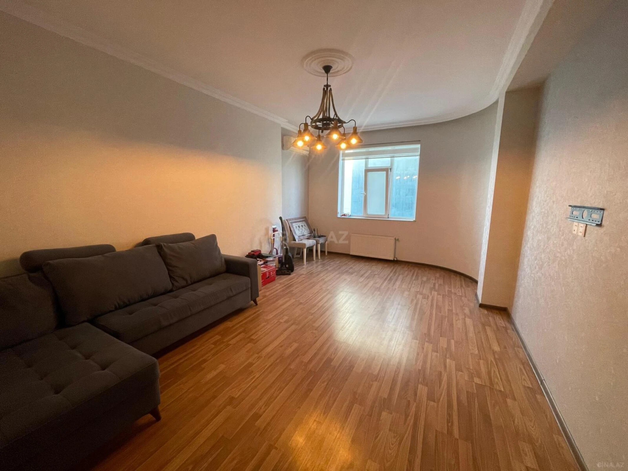 Satılır 2 otaqlı mənzil 82 m²