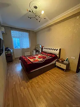 Satılır 2 otaqlı mənzil 82 m²