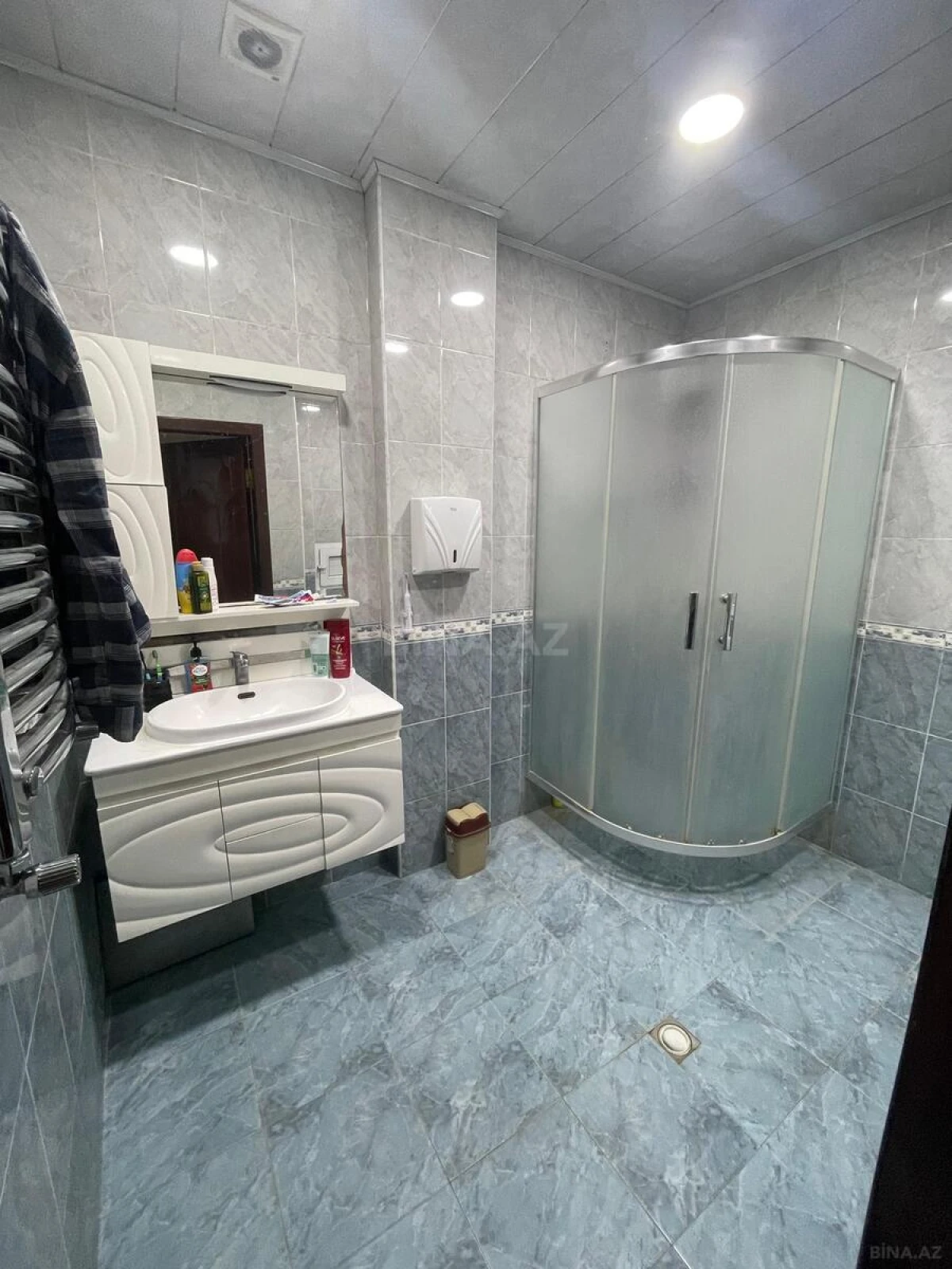 Satılır 2 otaqlı mənzil 82 m²