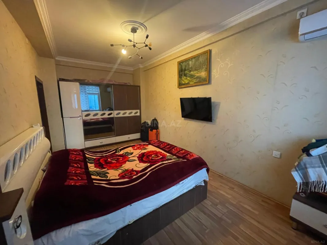 Satılır 2 otaqlı mənzil 82 m²