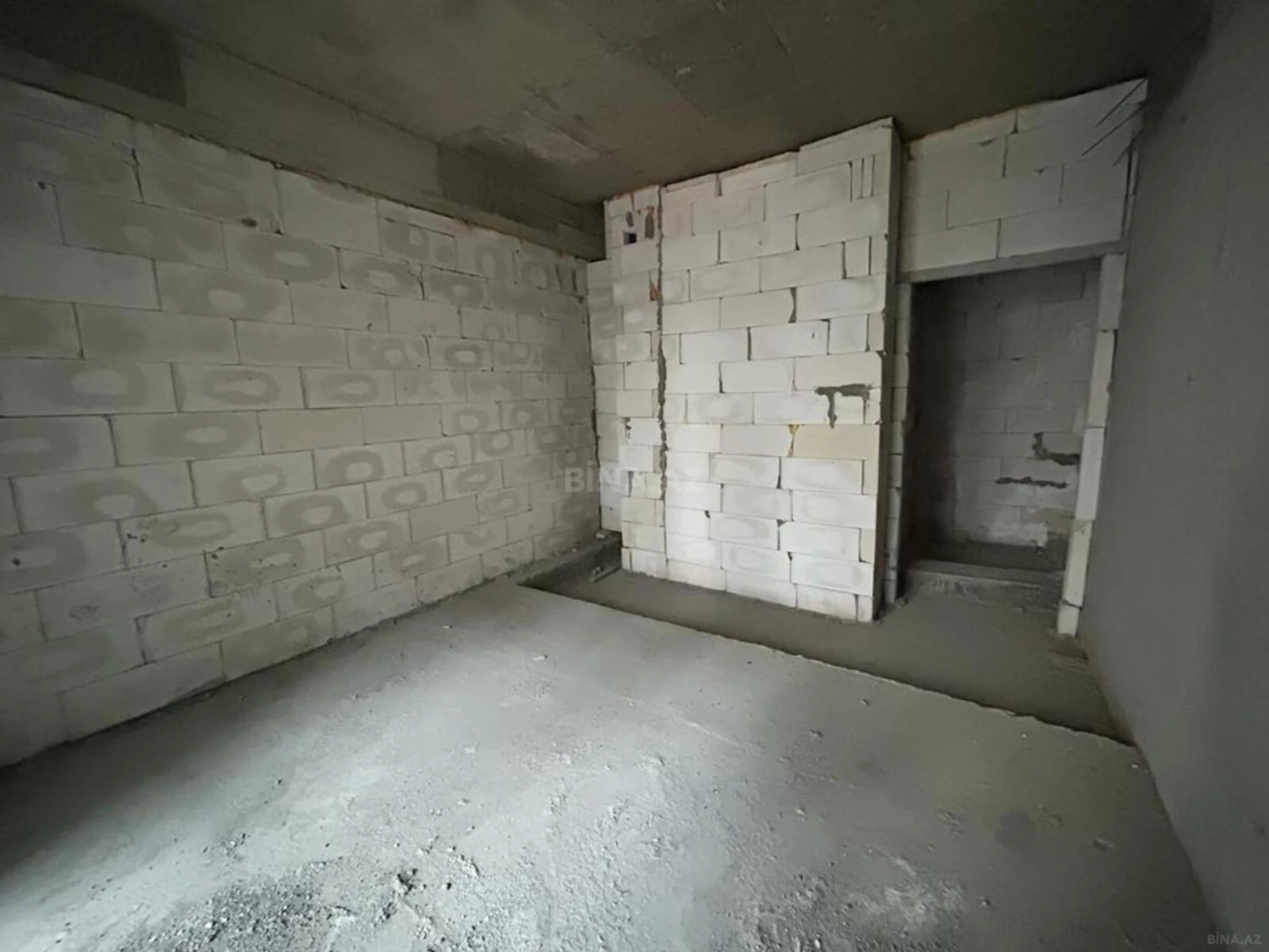 Satılır 3 otaqlı mənzil 130 m²