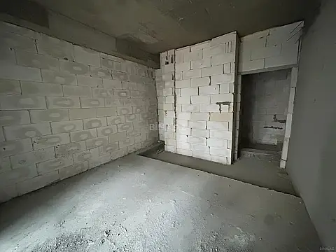 Satılır 3 otaqlı mənzil 130 m²