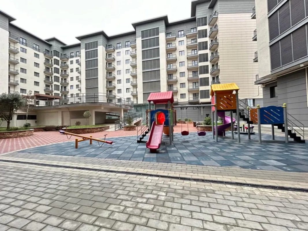 Satılır 3 otaqlı mənzil 130 m²