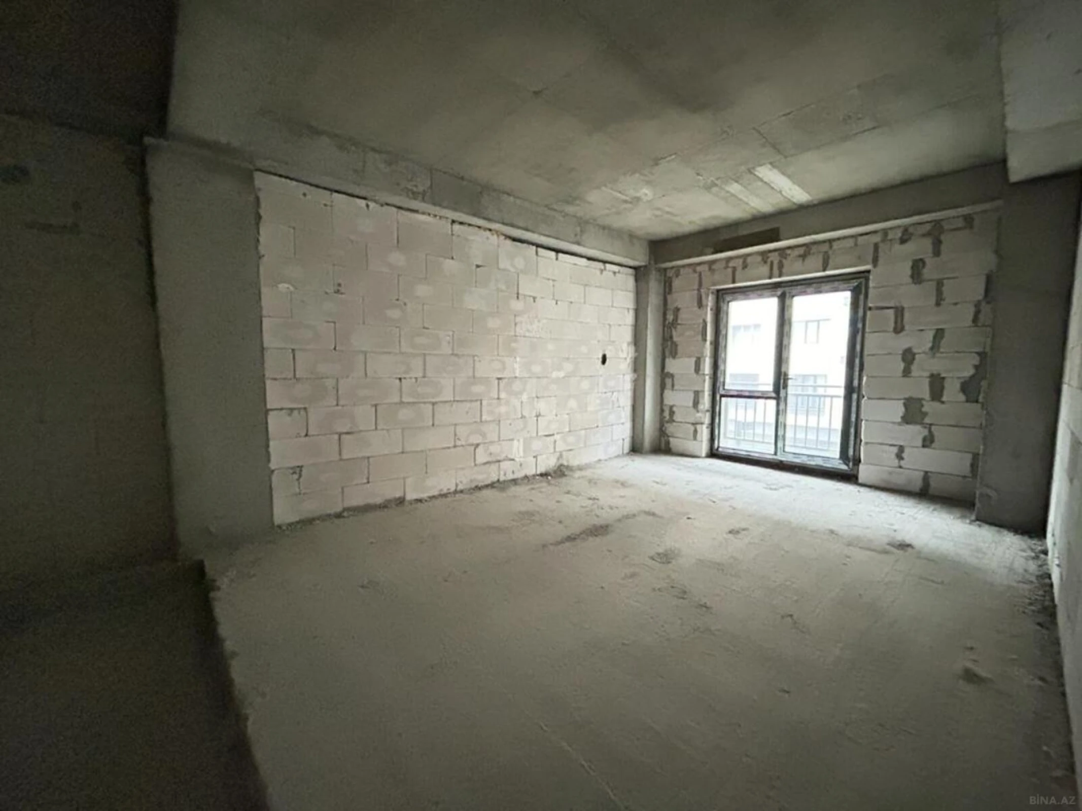 Satılır 3 otaqlı mənzil 130 m²