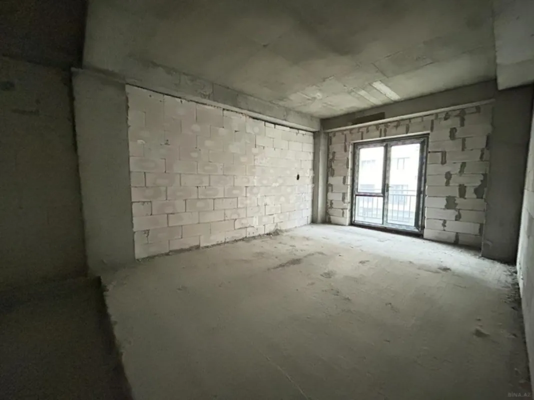 Satılır 3 otaqlı mənzil 130 m²