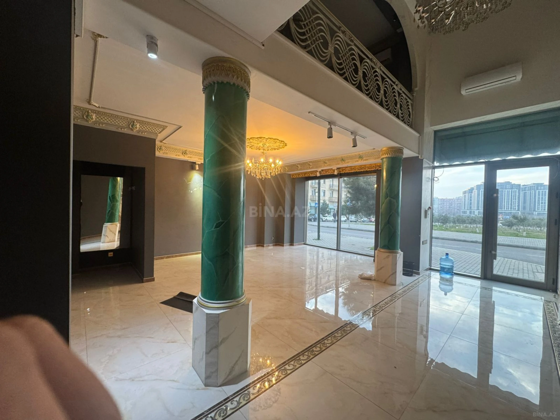 Kirayə verilir 4 otaqlı ofis 240 m²