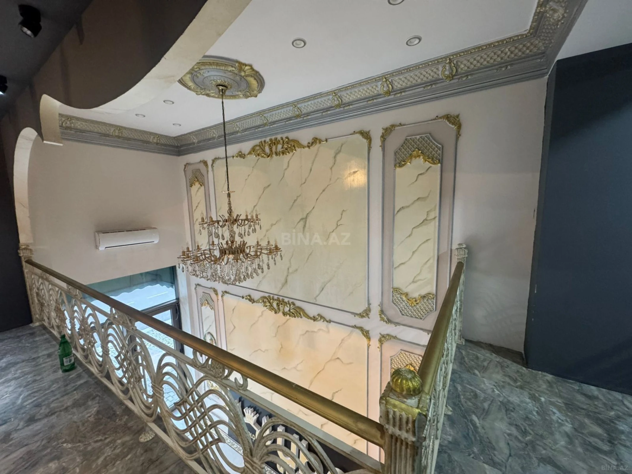 Kirayə verilir 4 otaqlı ofis 240 m²