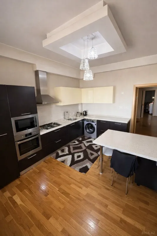 Satılır 2 otaqlı mənzil 110 m²