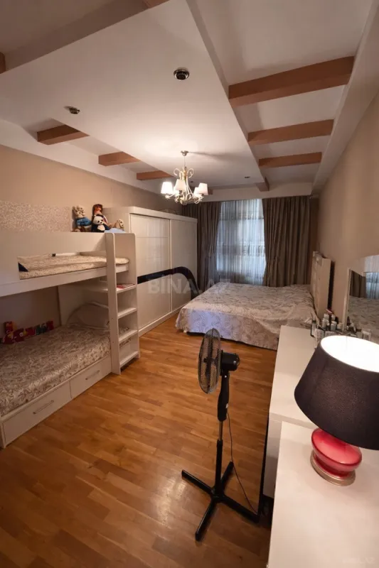 Satılır 2 otaqlı mənzil 110 m²