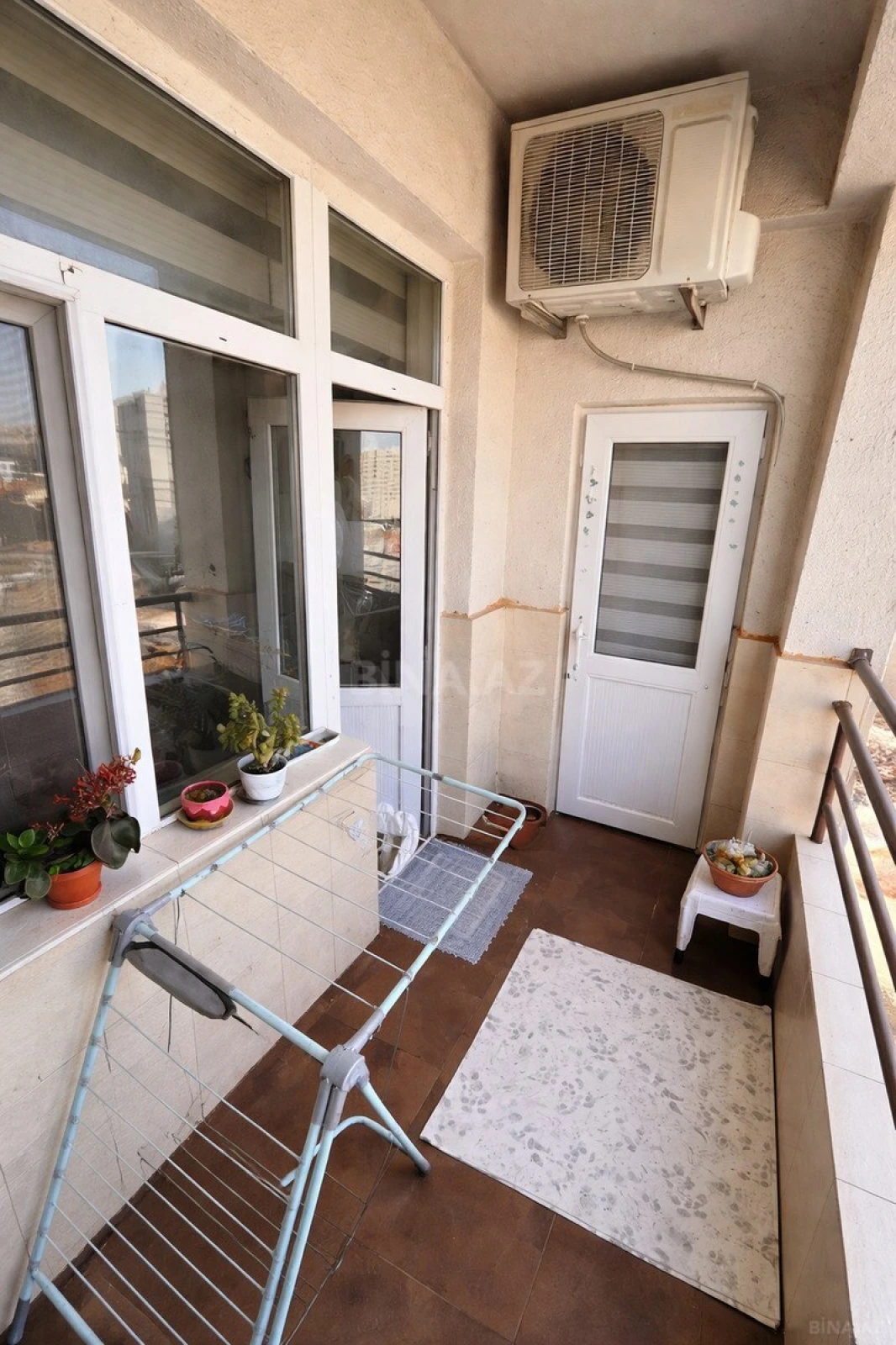 Satılır 2 otaqlı mənzil 110 m²