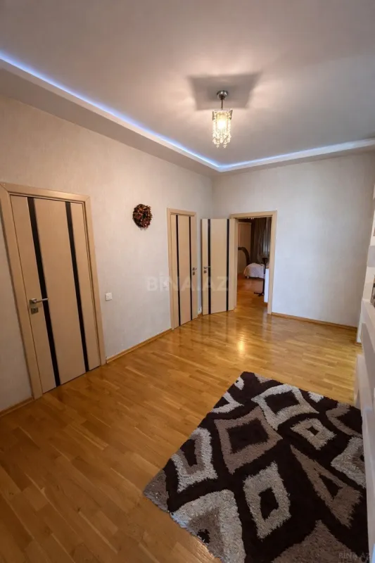 Satılır 2 otaqlı mənzil 110 m²