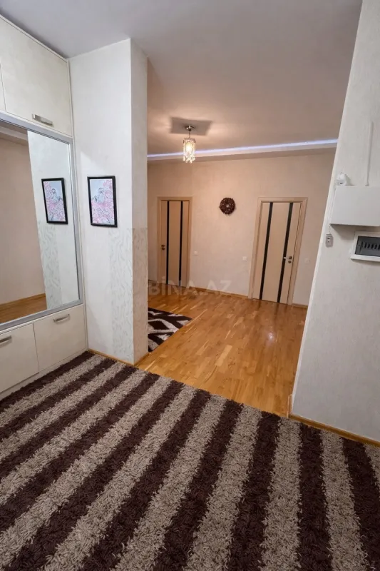 Satılır 2 otaqlı mənzil 110 m²