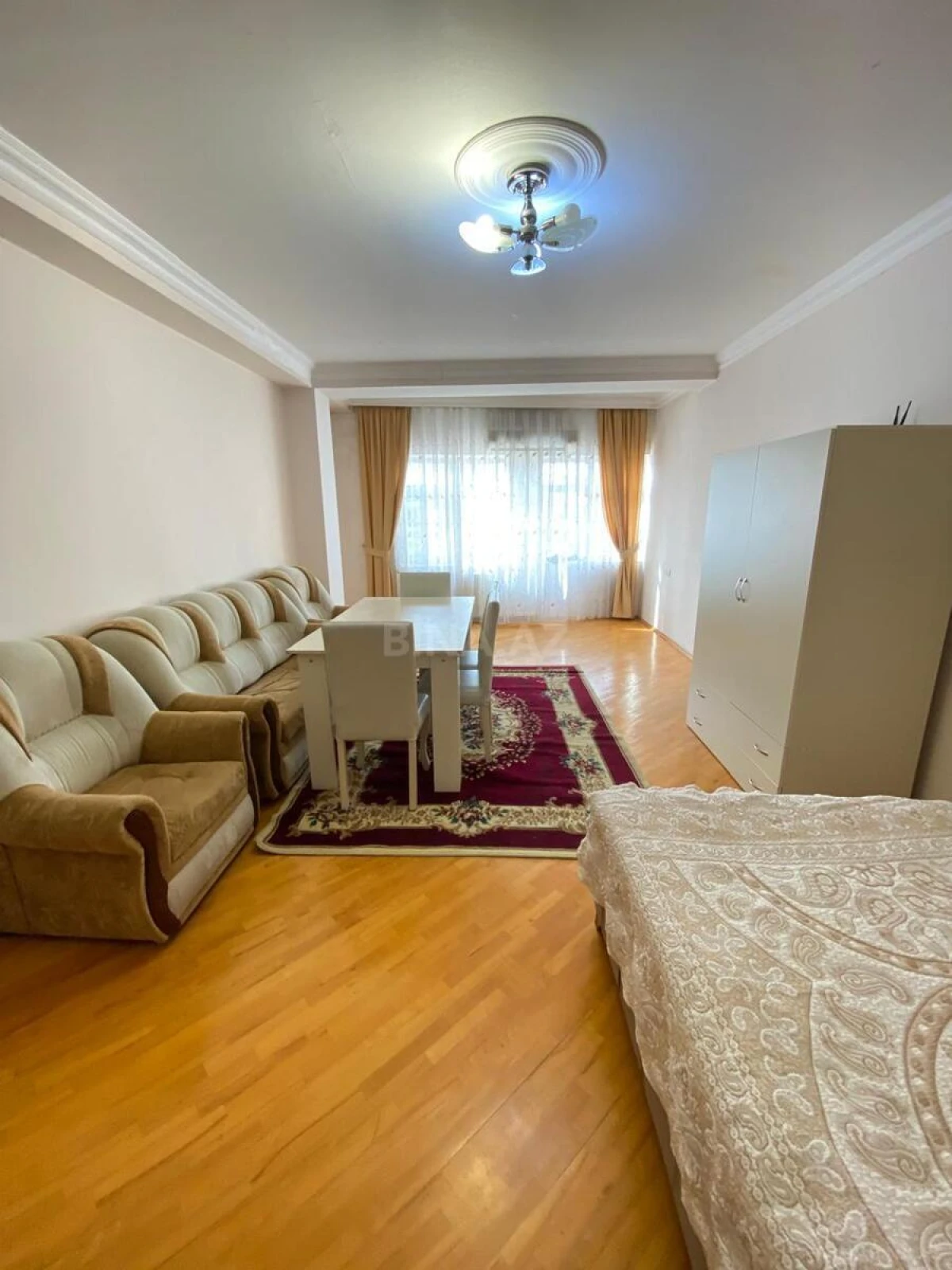 Kirayə verilir 2 otaqlı mənzil 85 m²