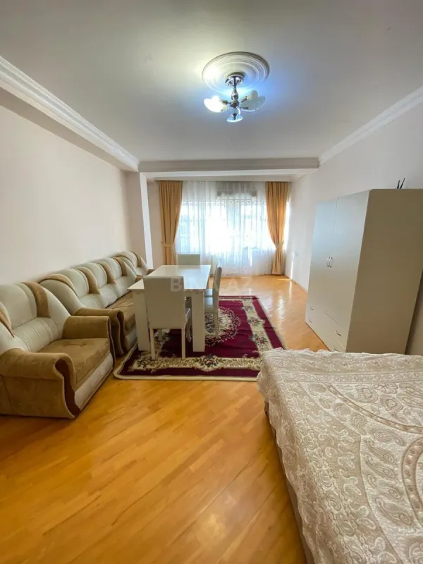 Kirayə verilir 2 otaqlı mənzil 85 m²