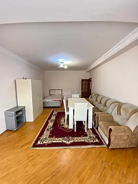 Kirayə verilir 2 otaqlı mənzil 85 m²