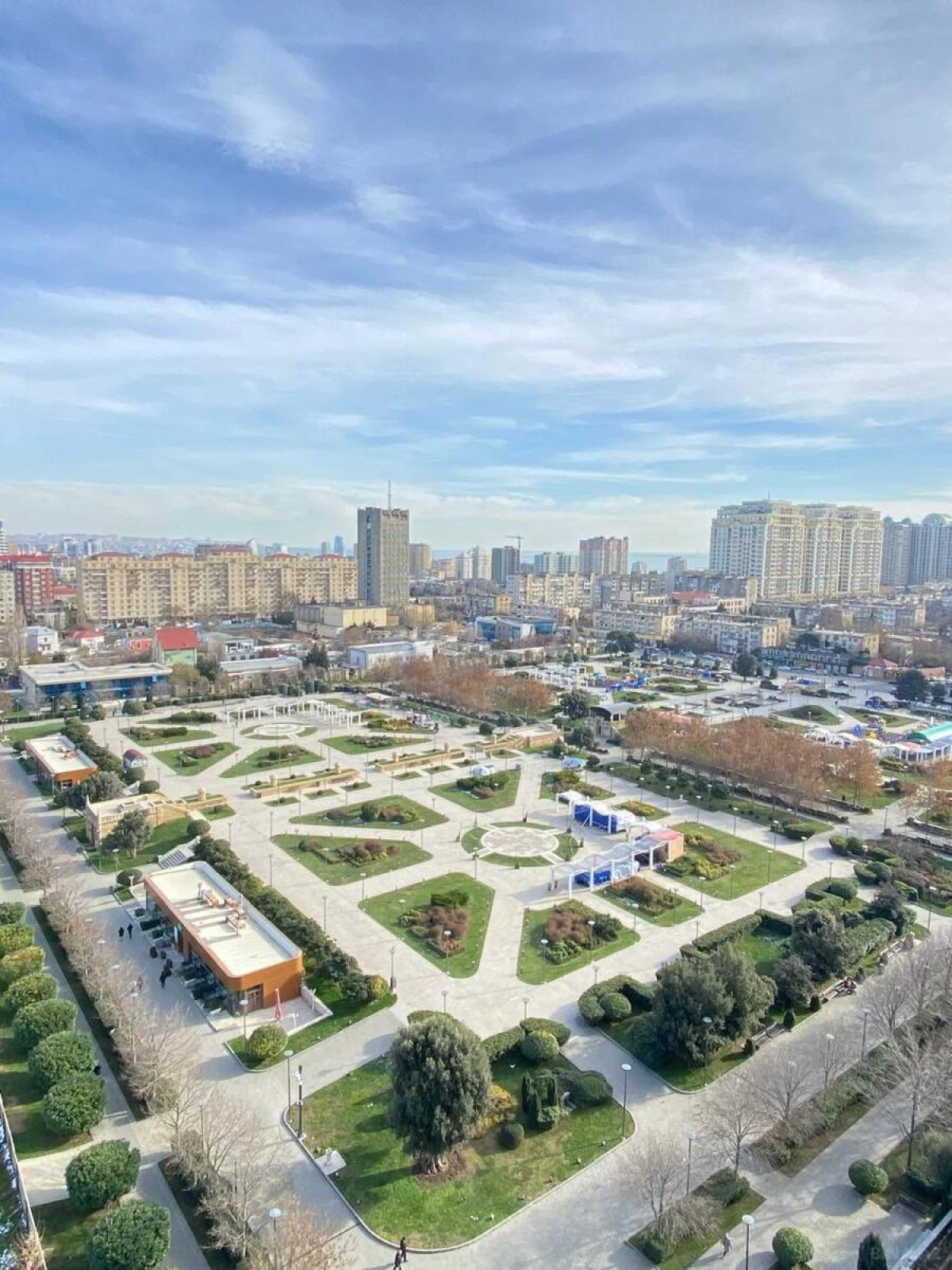 Kirayə verilir 2 otaqlı mənzil 85 m²