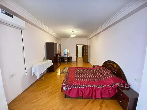 Kirayə verilir 2 otaqlı mənzil 85 m²