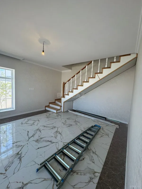 Satılır 4 otaqlı həyət evi 150 m²