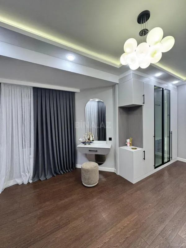 Satılır 3 otaqlı mənzil 155 m²
