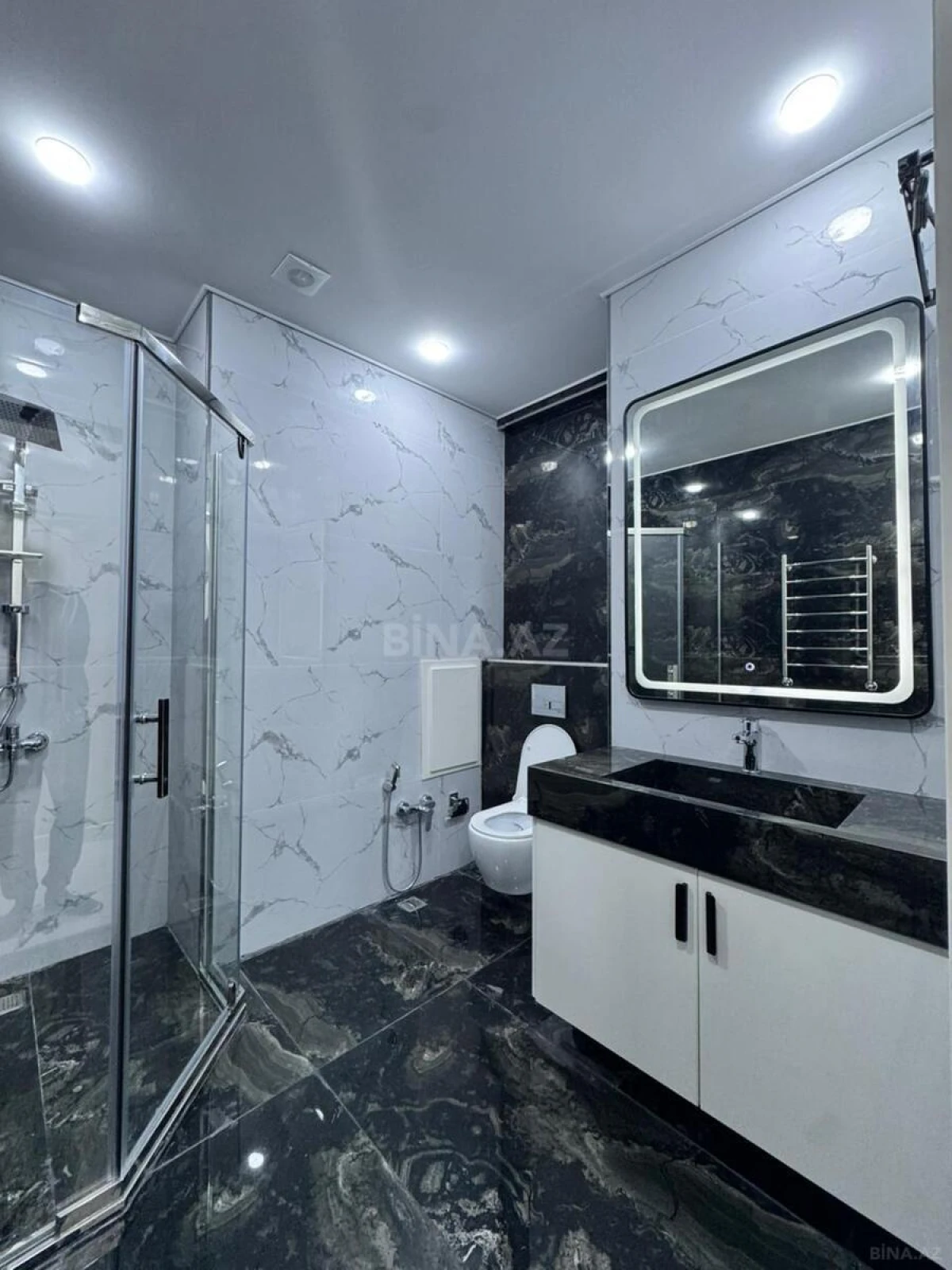 Satılır 3 otaqlı mənzil 155 m²