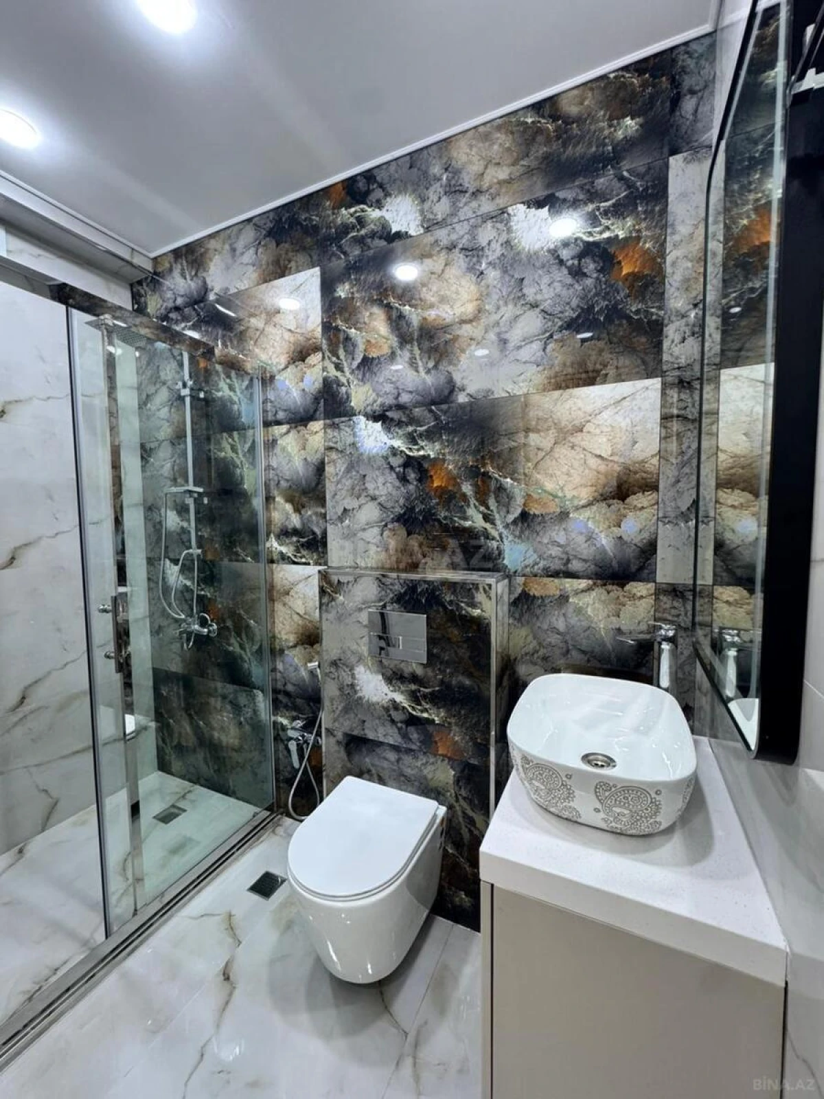 Satılır 3 otaqlı mənzil 155 m²