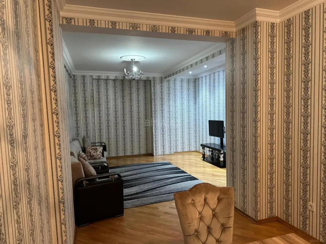 Kirayə verilir 3 otaqlı mənzil 110 m²