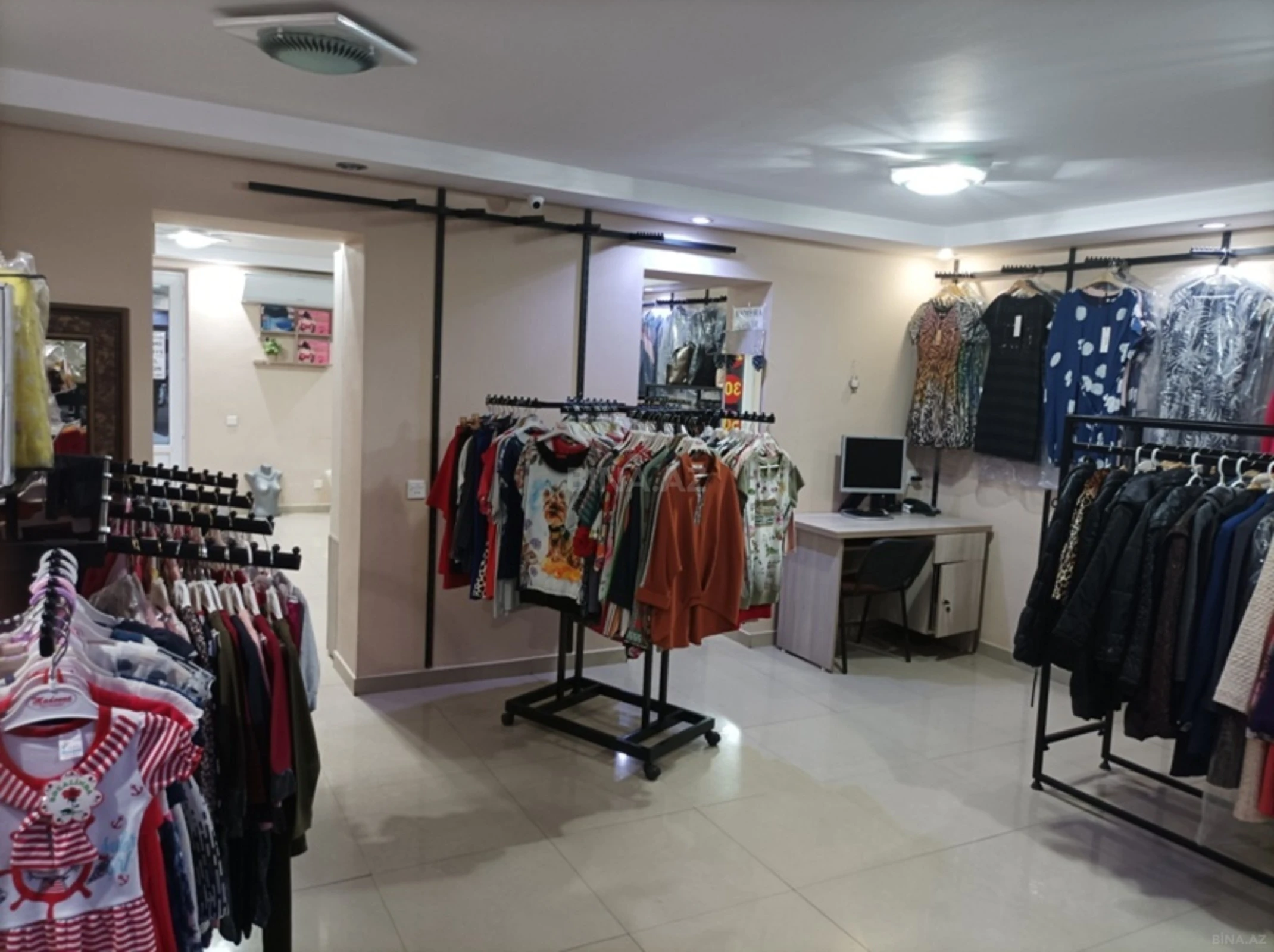 Satılır obyekt 260 m²