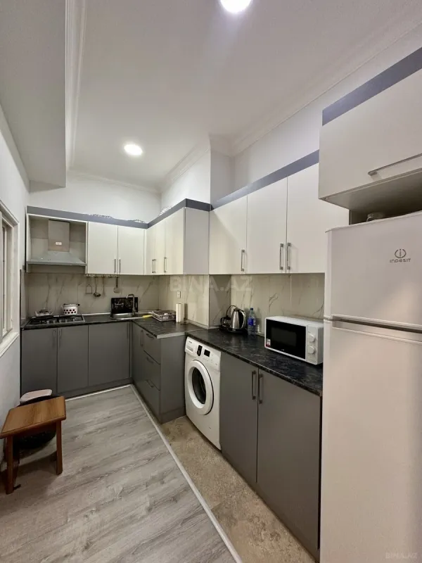 Kirayə verilir 3 otaqlı mənzil 105 m²