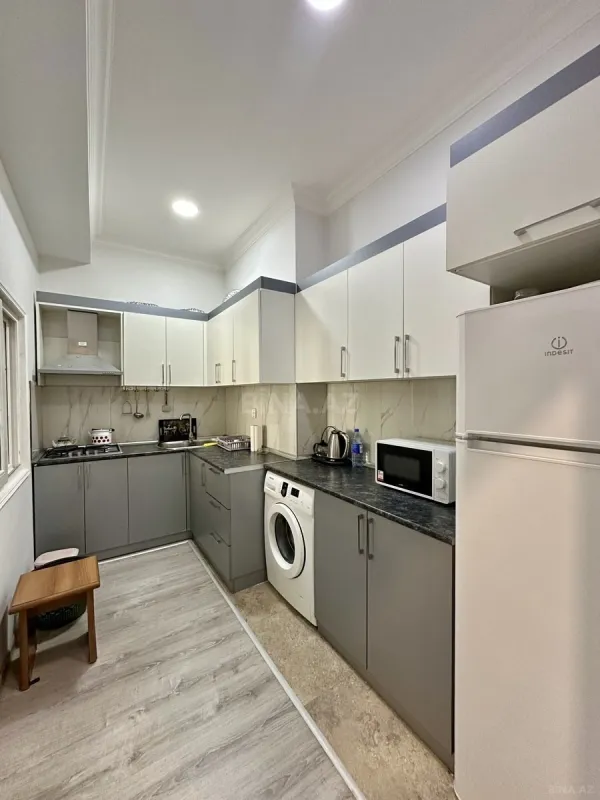 Kirayə verilir 3 otaqlı mənzil 105 m²