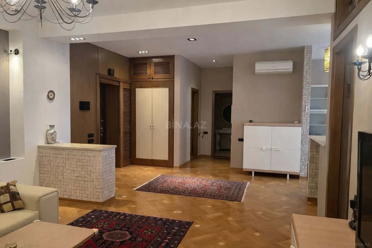 Kirayə verilir 3 otaqlı mənzil 120 m²