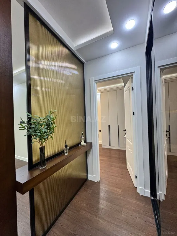 Satılır 3 otaqlı mənzil 108 m²