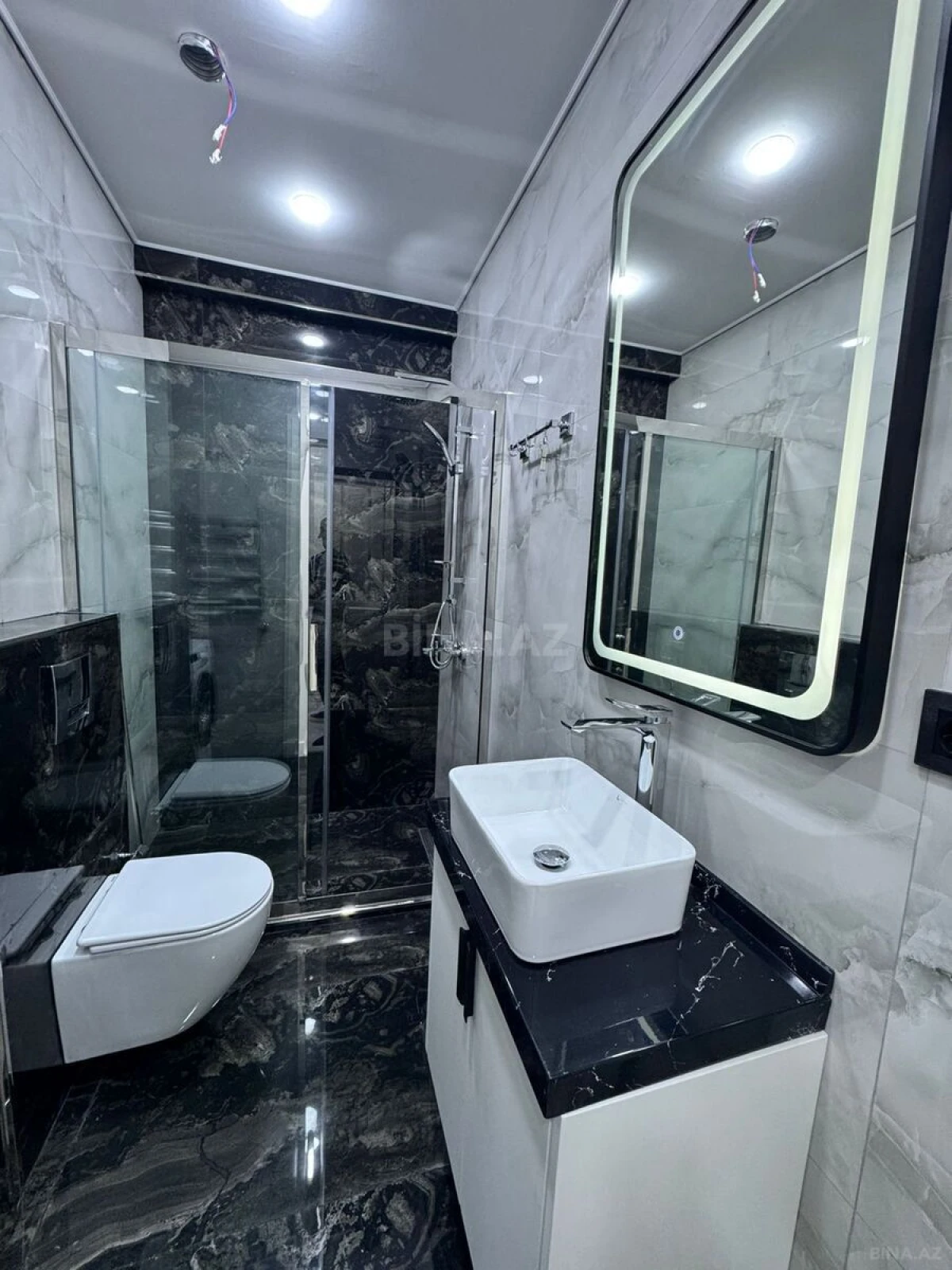 Satılır 3 otaqlı mənzil 108 m²