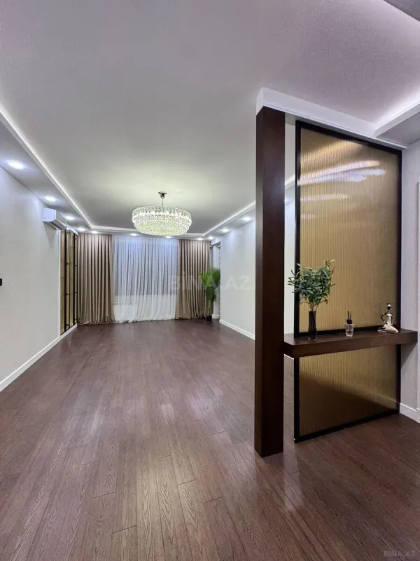 Satılır 3 otaqlı mənzil 108 m²