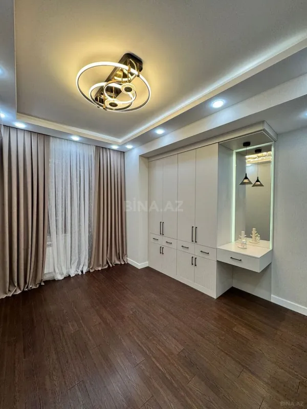 Satılır 3 otaqlı mənzil 108 m²
