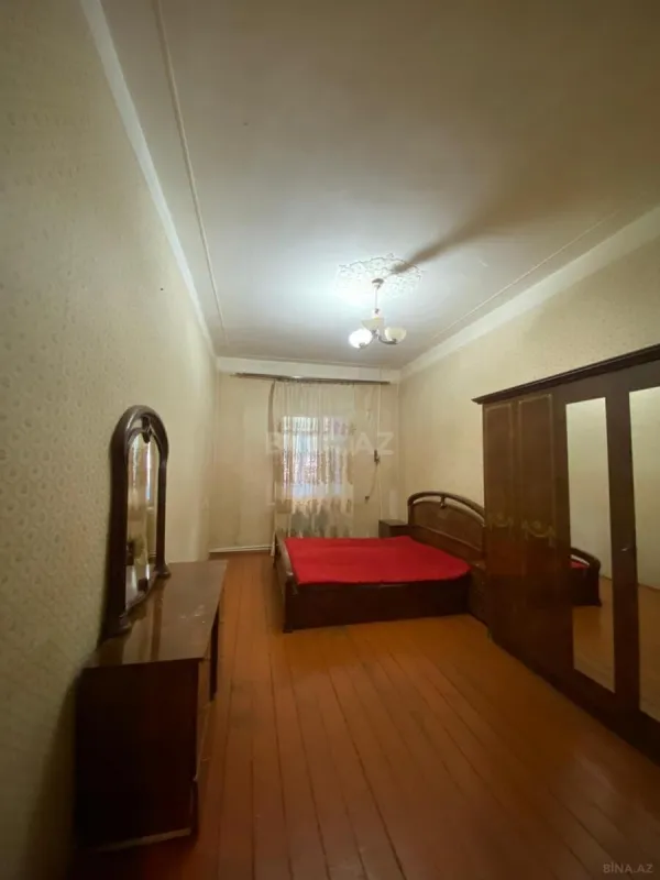 Satılır 4 otaqlı mənzil 120 m²