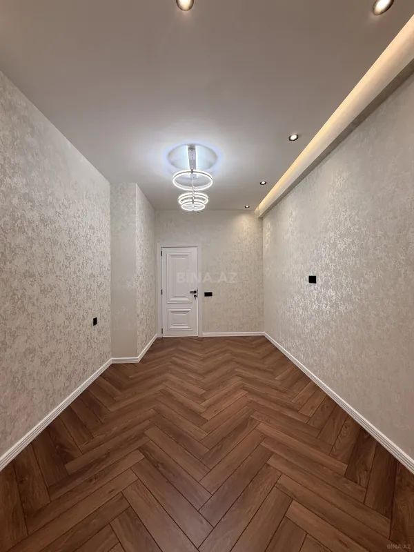 Satılır 3 otaqlı mənzil 105 m²