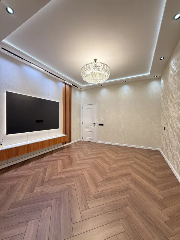 Satılır 3 otaqlı mənzil 105 m²